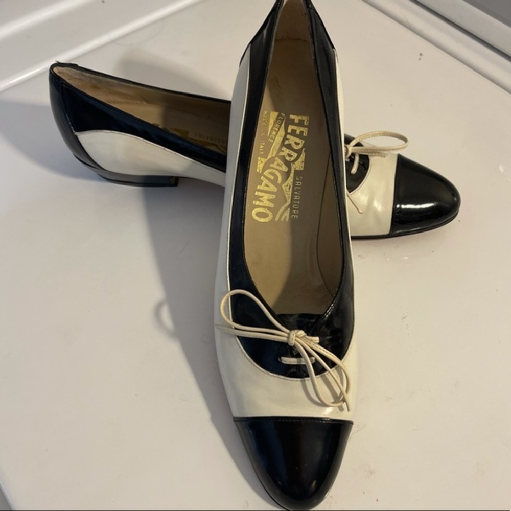 Salvatore Ferragamo Closed Toe Flats in Cream and Black